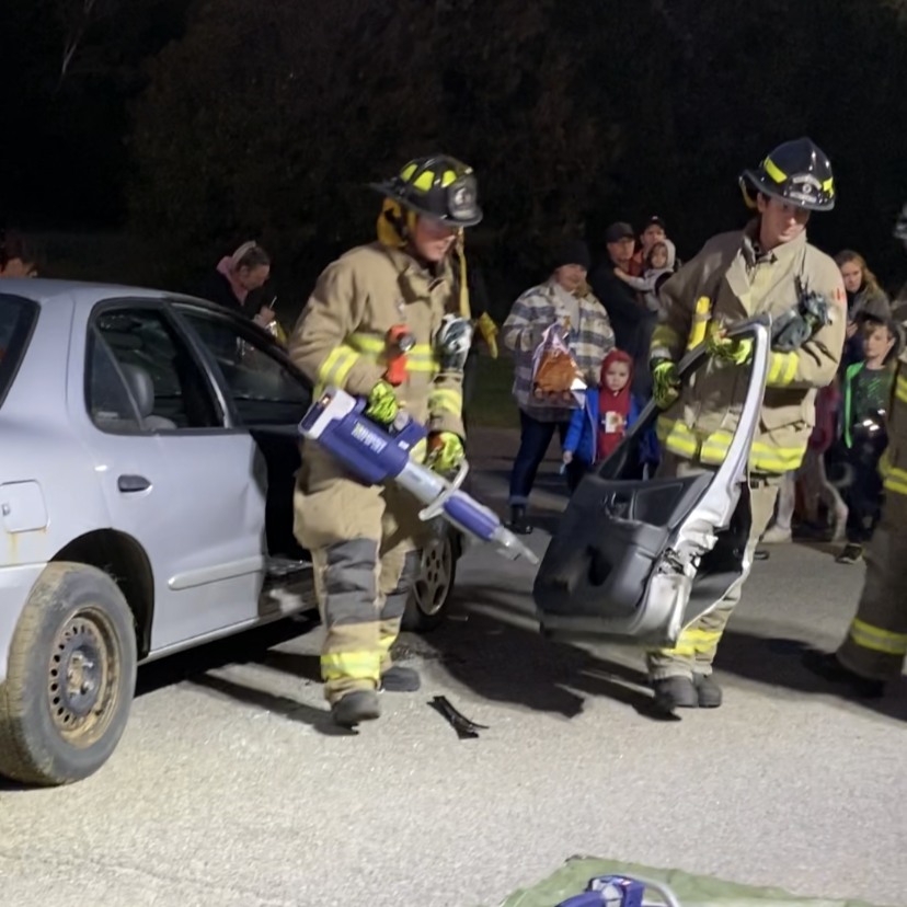 firefighters demonstrating with jaws of life