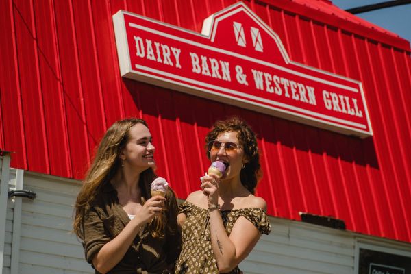 Kemptville Dairy Barn & Western Grill